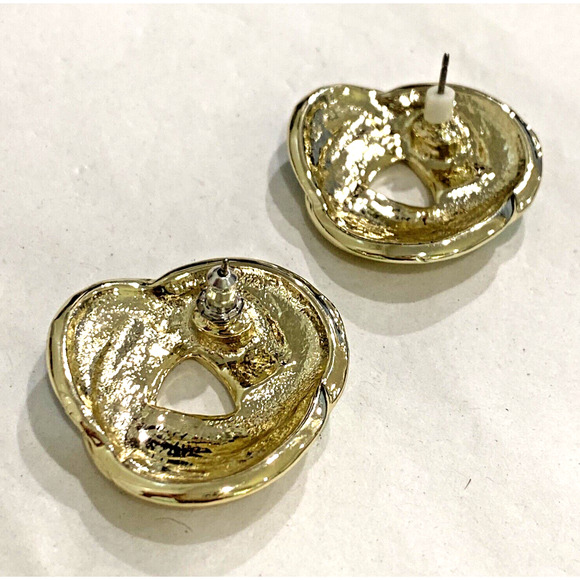 Vintage Pierced Earrings Goldtone Celtic Knot with Green Blue & Cream Enamel - Picture 5 of 6